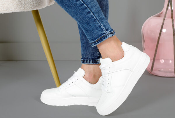 ZAPATILLA BLANCA CASUAL