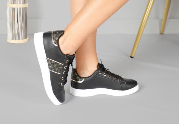 ZAPATILLA SNEAKER NEGRO CON DORADO - Imagen 2